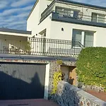 Villa Dzika Plaza